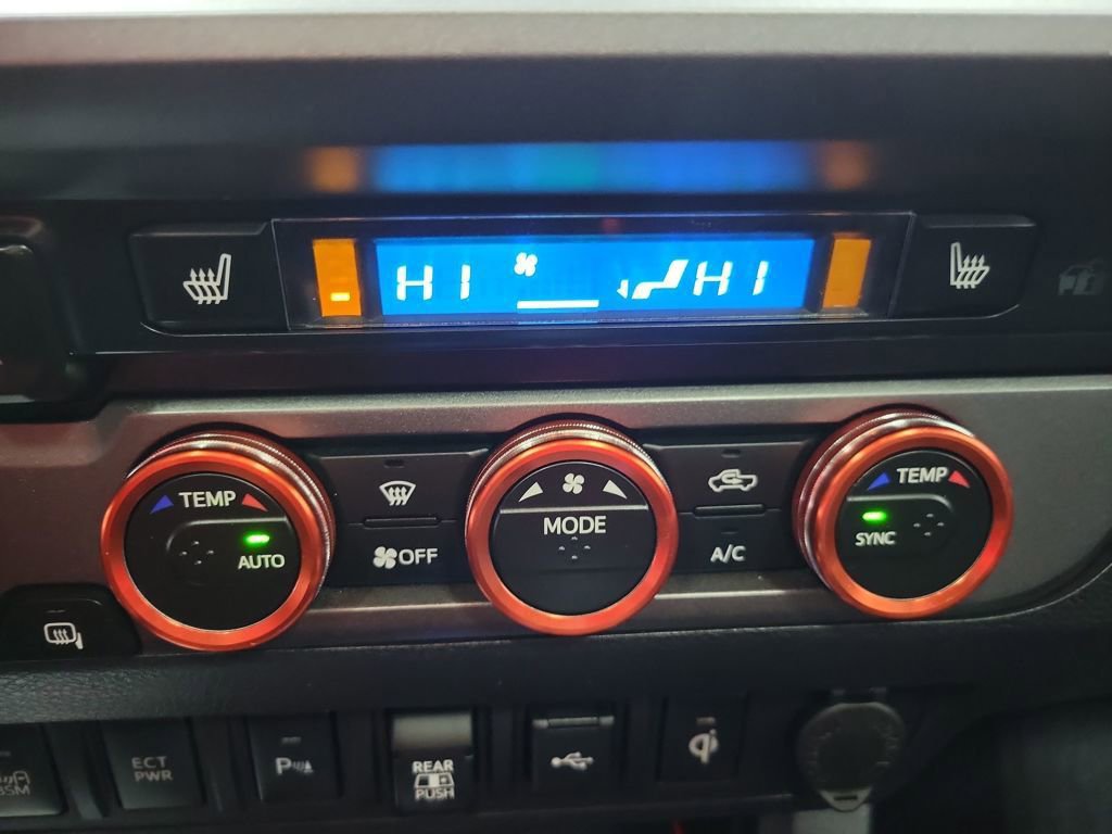 Used 2022 Toyota Tacoma TRD Sport image 38