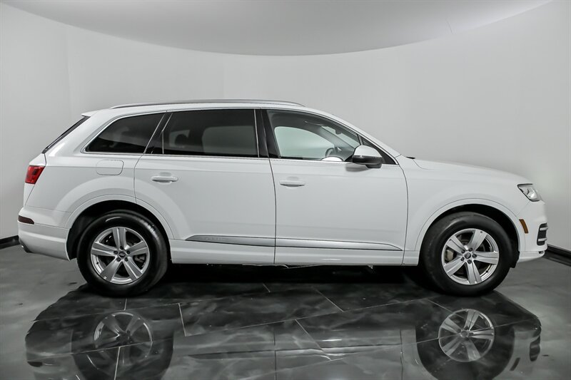 Used 2017 Audi Q7 2.0T Premium AWD/4WD image 10