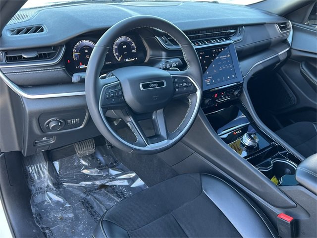 Certified 2023 Jeep Grand Cherokee Altitude image 17