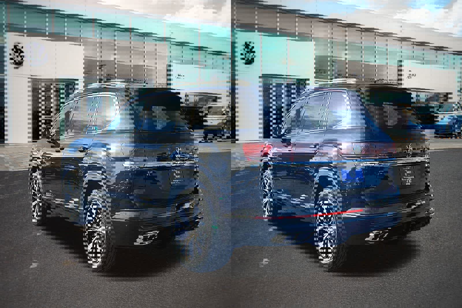 New 2026 Volkswagen Atlas SEL Premium R-Line image 7