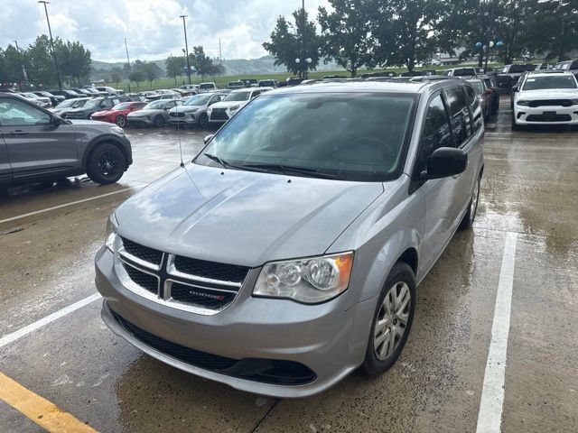 Used 2018 Dodge Grand Caravan SE FWD image 3