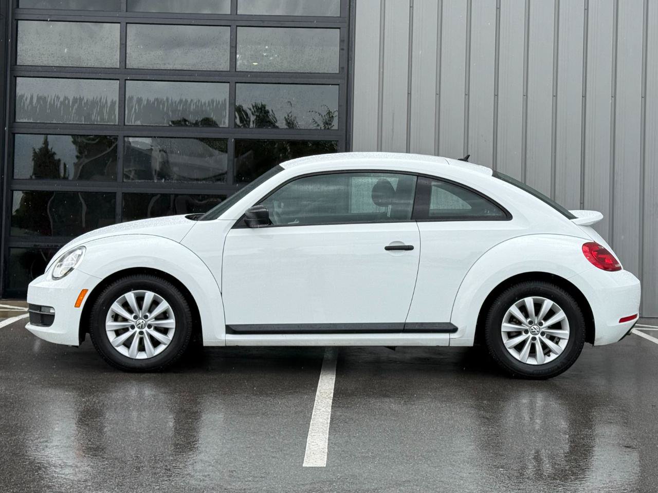 Used 2015 Volkswagen Beetle 1.8T FWD image 7