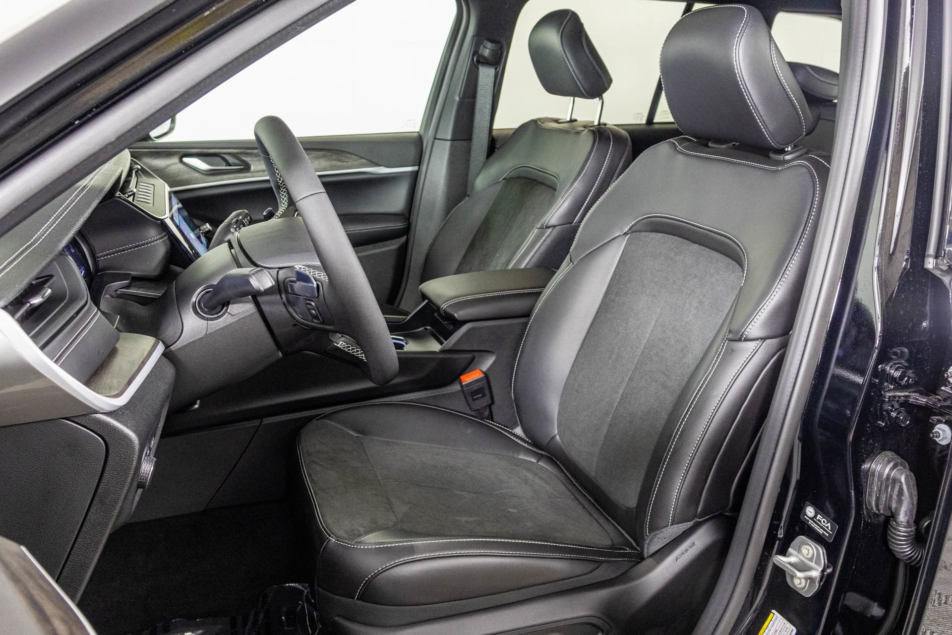 New 2026 Jeep Grand Cherokee Altitude image 24