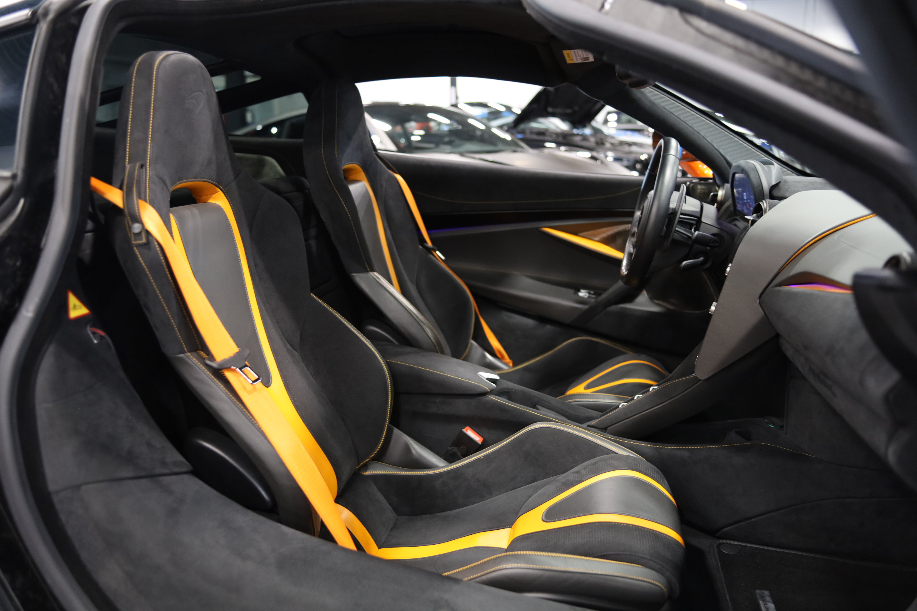 Used 2019 McLaren 720S Performance RWD image 36