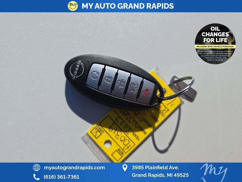 Used 2023 Nissan Maxima SR w/ Sport Mat Group image 34