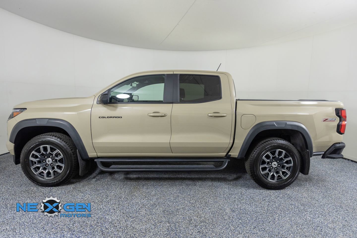 Used 2024 Chevrolet Colorado Z71 w/ Z71 Convenience Package 2 AWD/4WD image 4