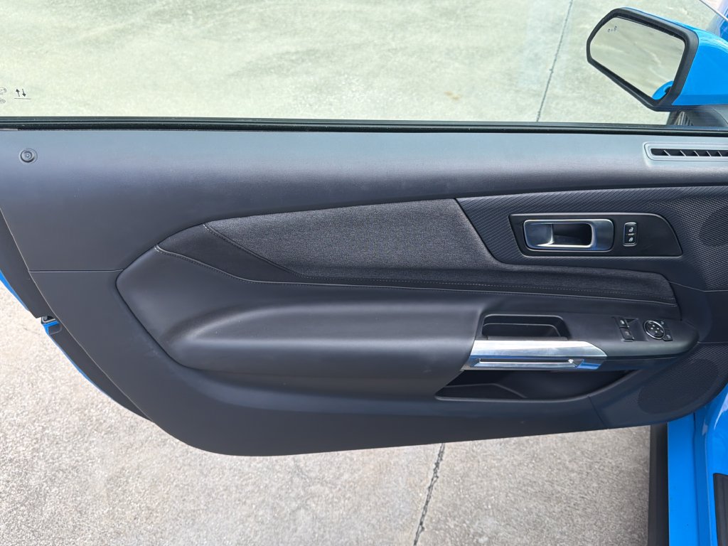 Used 2025 Ford Mustang Coupe RWD image 19
