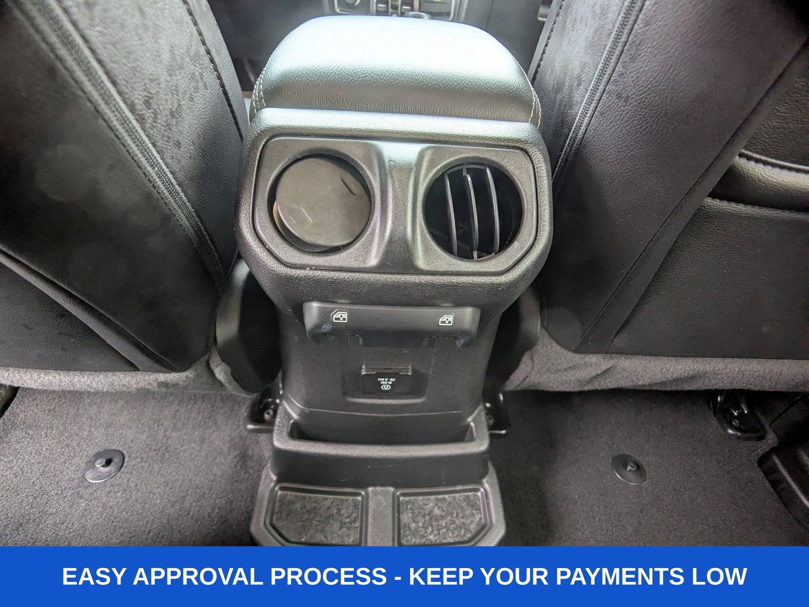 Used 2023 Jeep Wrangler Unlimited Sahara w/ Cold Weather Group image 18