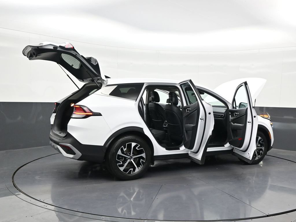 Used 2024 Kia Sportage EX FWD image 32