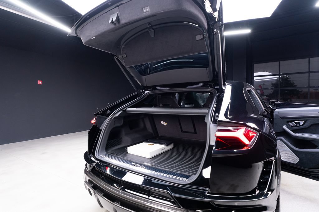 Used 2023 Lamborghini Urus Performante AWD/4WD image 56