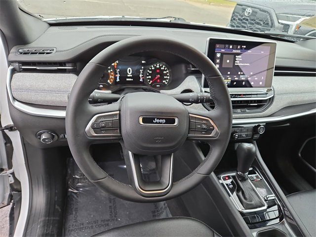 Used 2024 Jeep Compass Latitude image 34