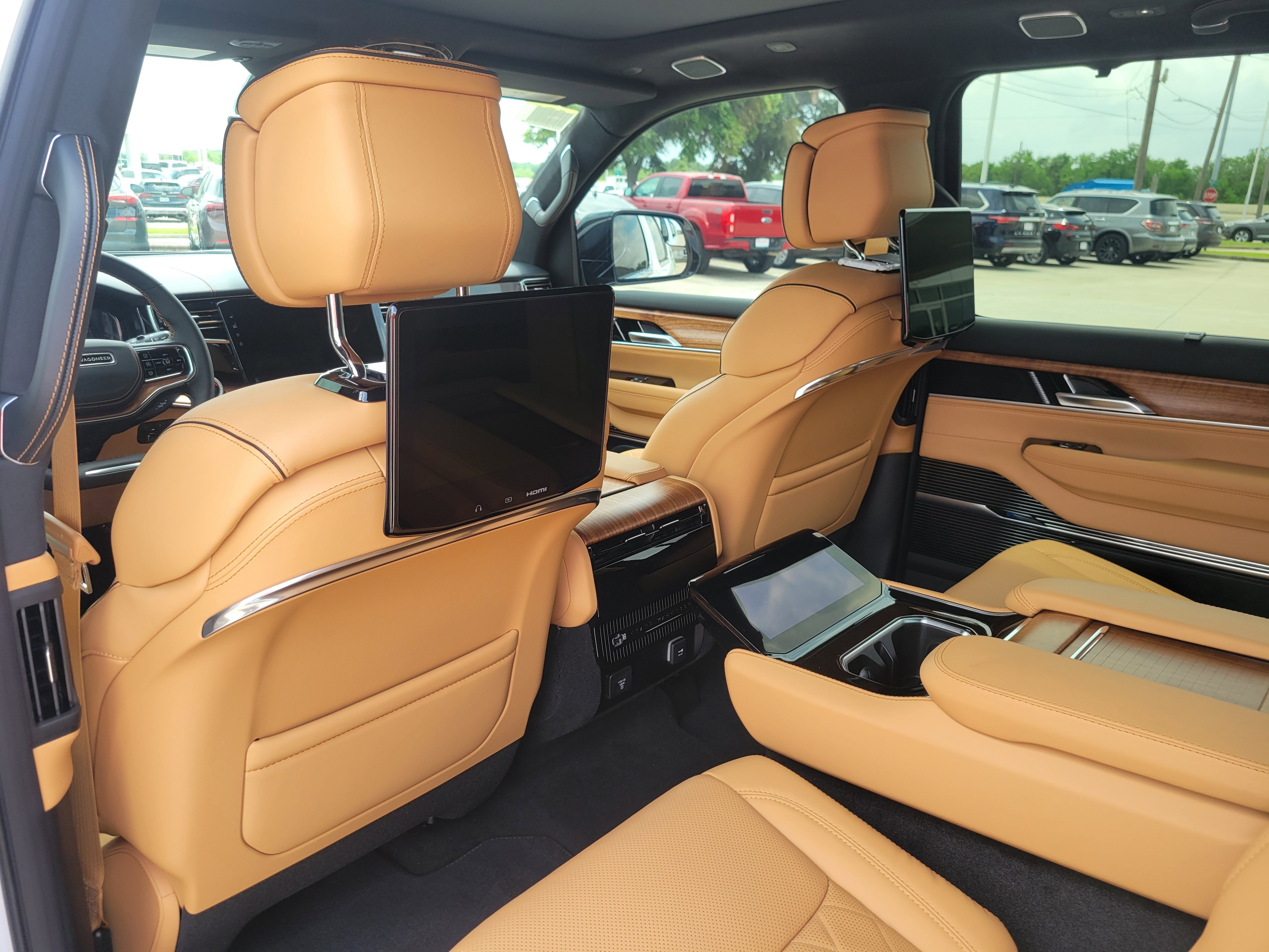 New 2025 Jeep Grand Wagoneer Series III w/ Rear Seat Video Group 1 image 18