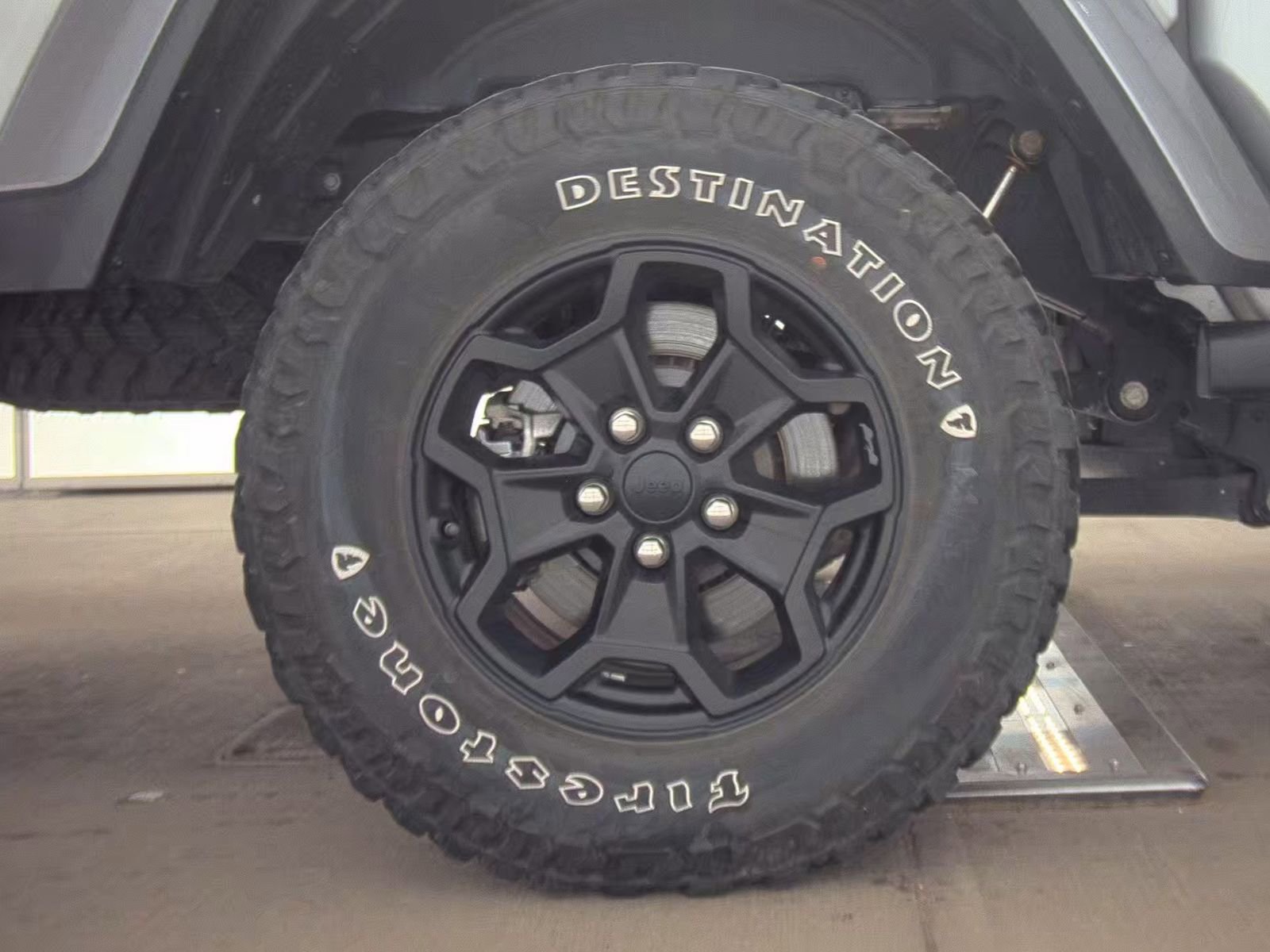 Used 2021 Jeep Gladiator Willys image 11