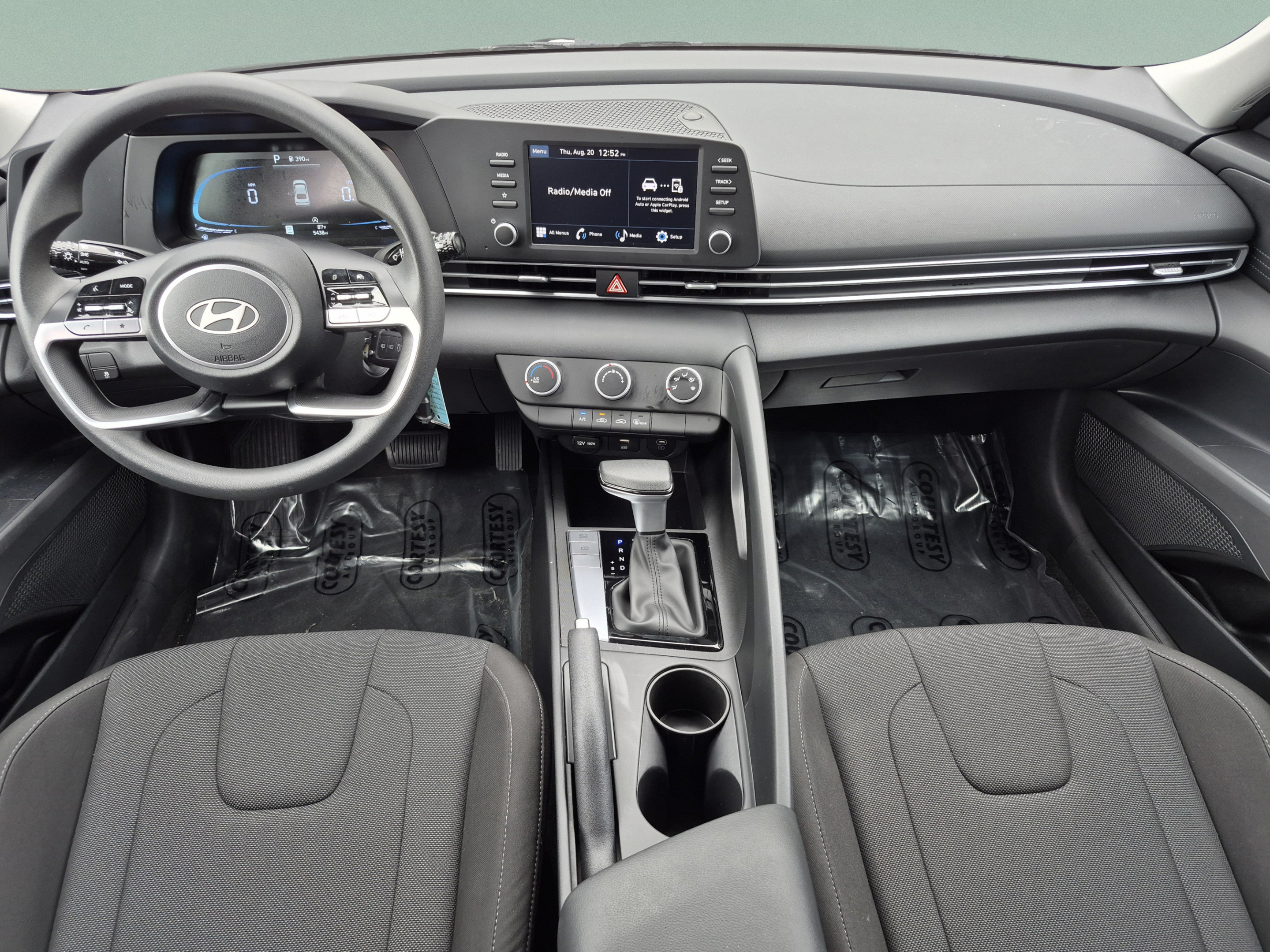 Used 2025 Hyundai Elantra SE FWD image 10