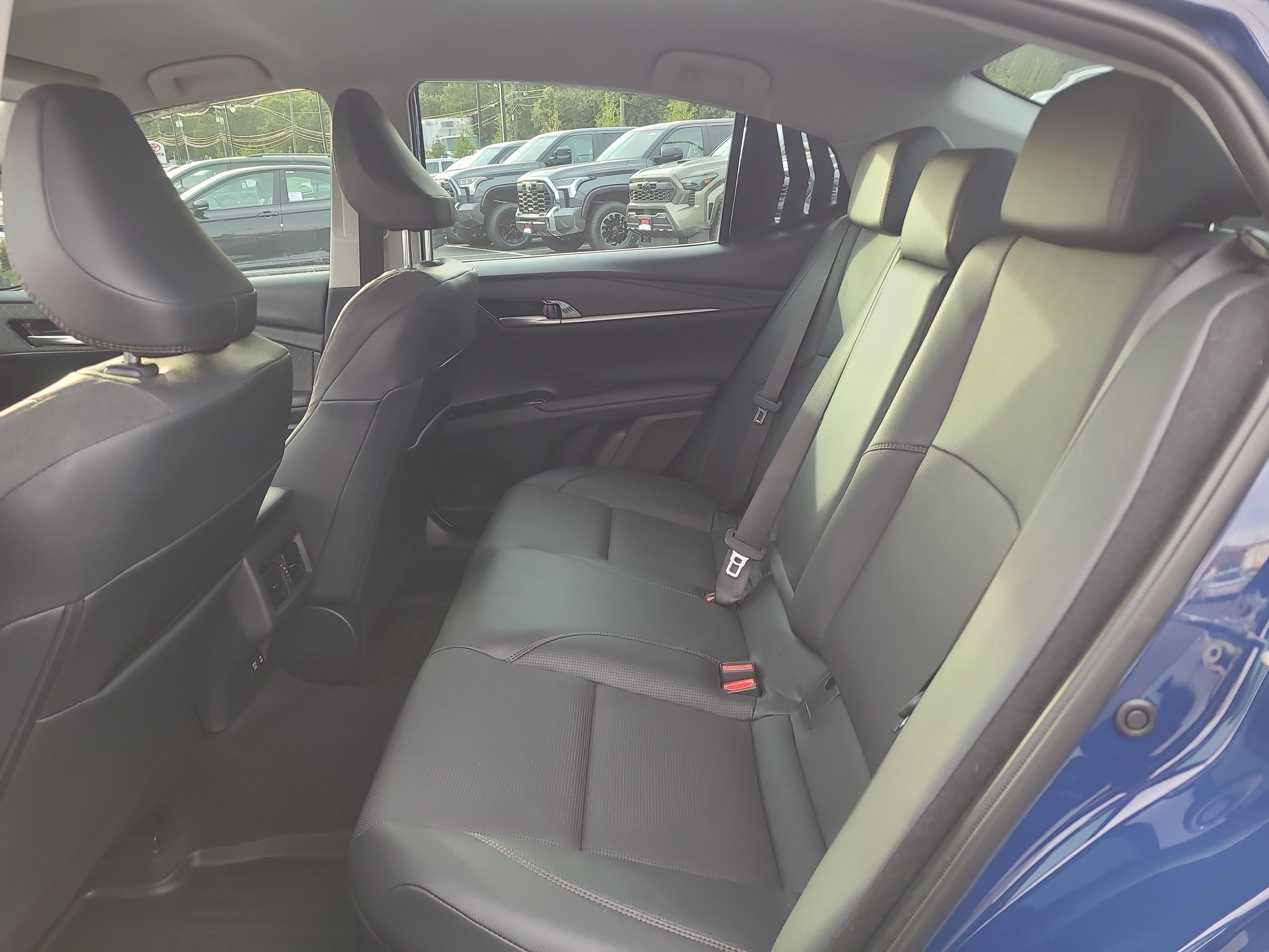 Used 2026 Toyota Camry XLE AWD/4WD image 27