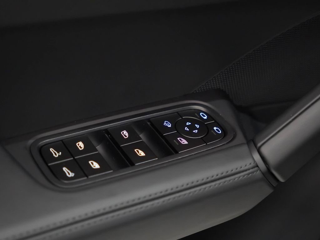 Certified 2025 Porsche Cayenne GTS image 19