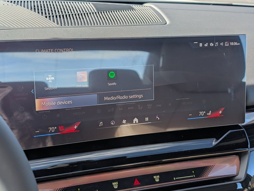 New 2026 BMW 550e xDrive w/ Premium Package image 28