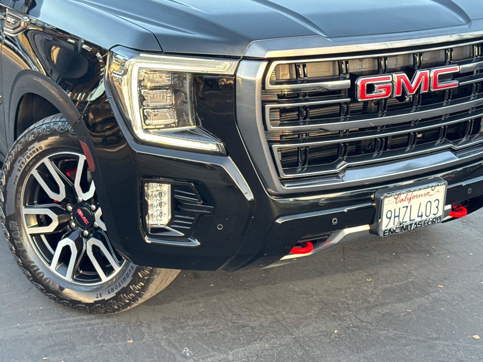 Used 2023 GMC Yukon AT4 w/ AT4 Premium Plus Package AWD/4WD image 3