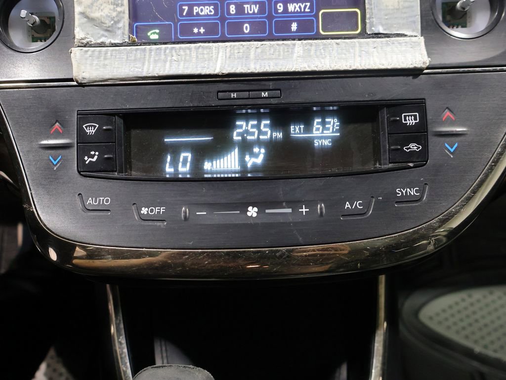 Used 2013 Toyota Avalon XLE FWD image 28