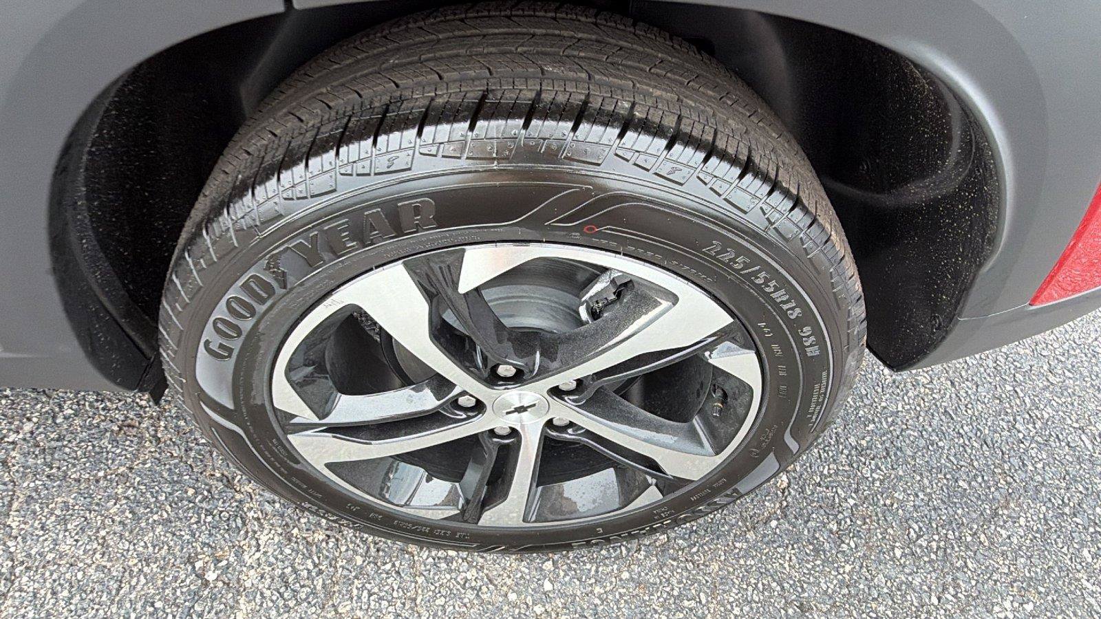 New 2026 Chevrolet Trax RS w/ Sunroof Package FWD image 13