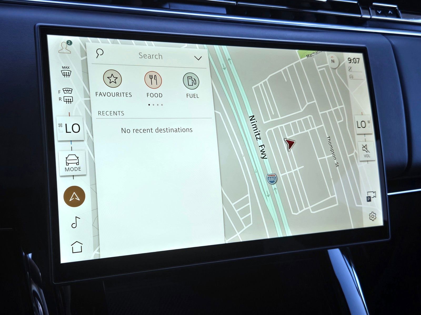 Used 2025 Land Rover Range Rover Sport SE image 16