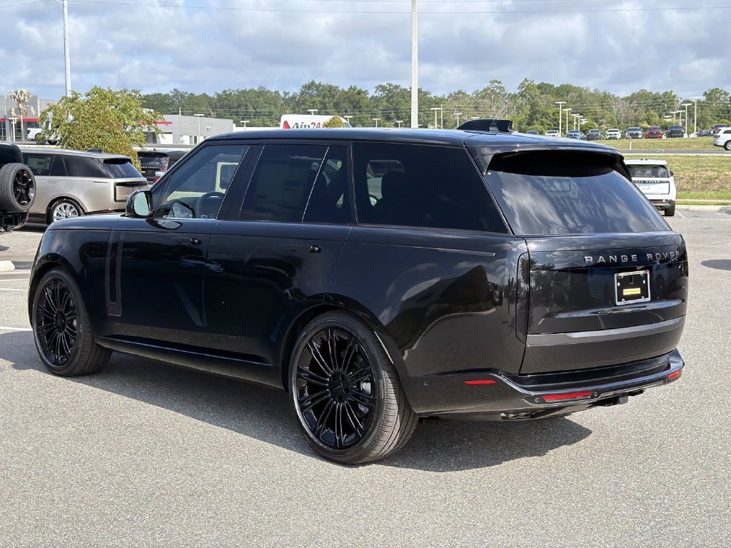 New 2026 Land Rover Range Rover SE AWD/4WD image 3