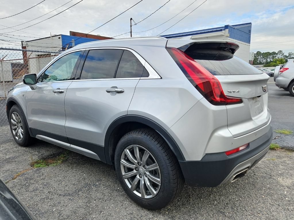 Used 2022 Cadillac XT4 Premium Luxury w/ Safety Alert Package FWD image 3