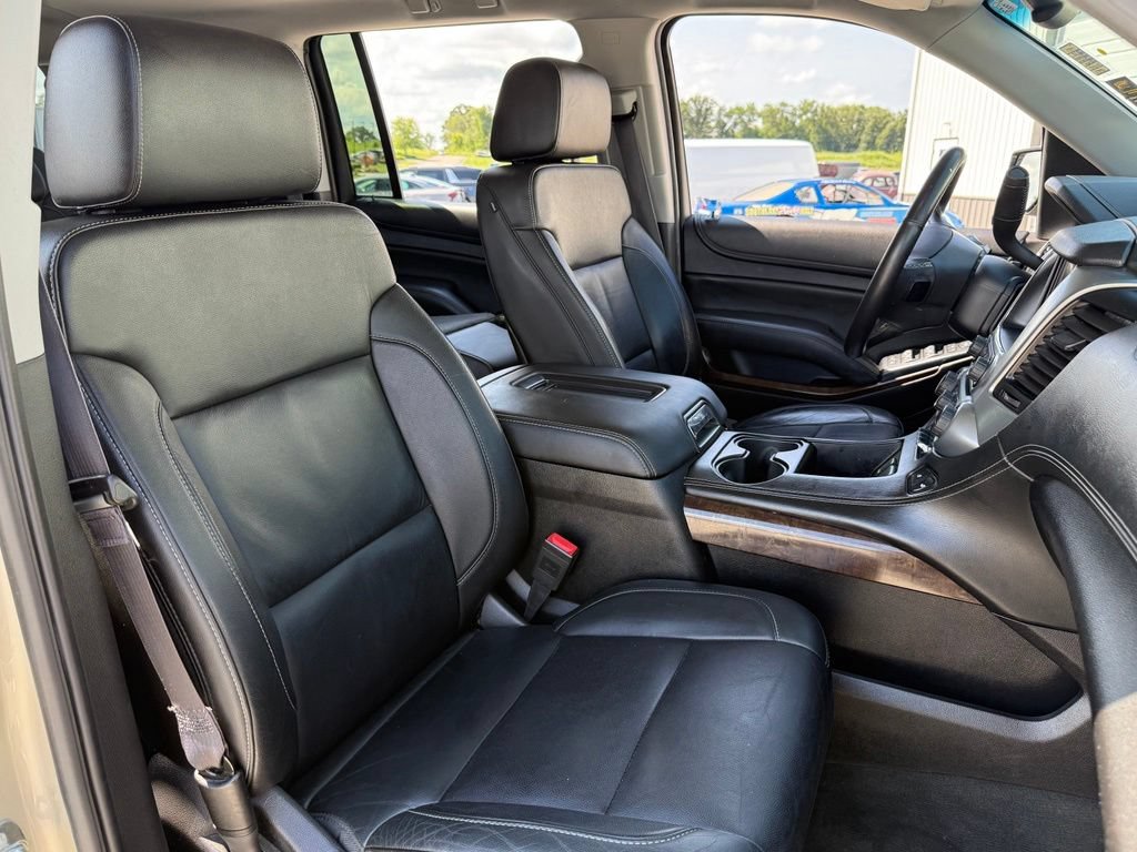 Used 2015 Chevrolet Suburban LT w/ Luxury Package AWD/4WD image 26