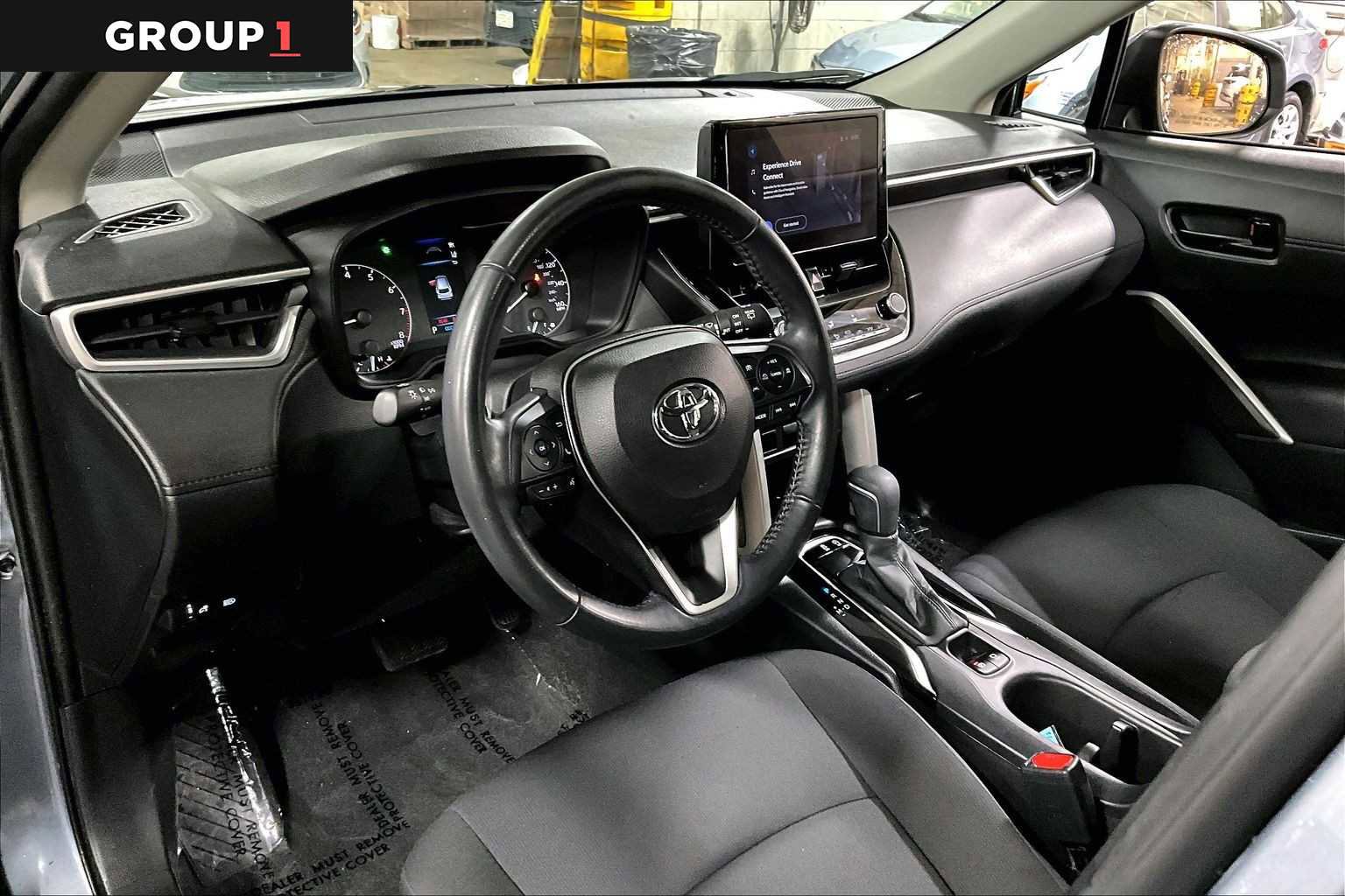Used 2023 Toyota Corolla Cross LE w/ Moonroof Package image 18