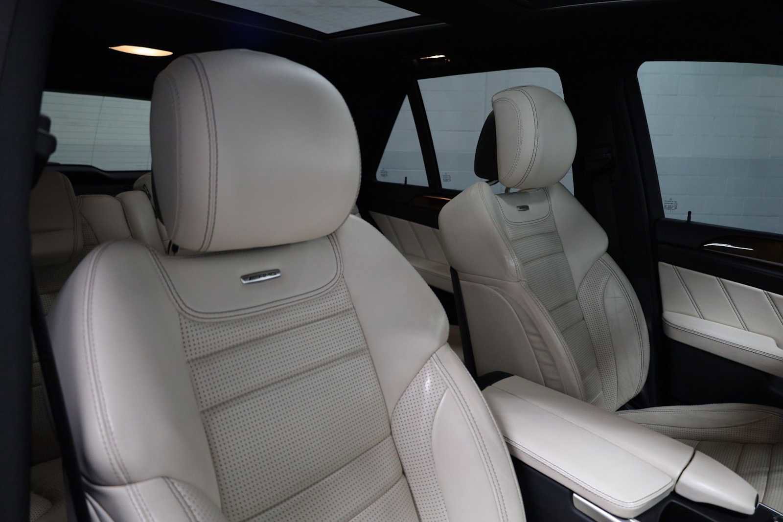 Used 2014 Mercedes-Benz ML 63 AMG 4MATIC image 20