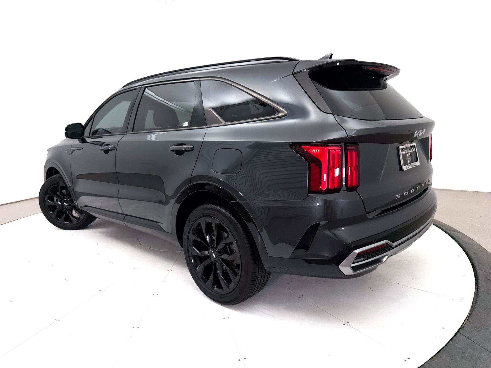 Used 2022 Kia Sorento SX FWD image 2