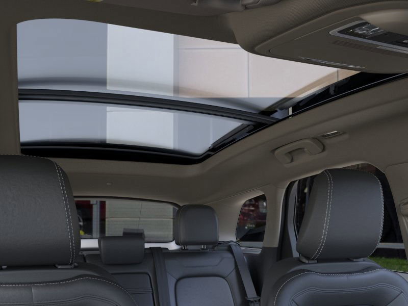 New 2024 Lincoln Corsair Grand Touring w/ Equipment Group 302A image 22