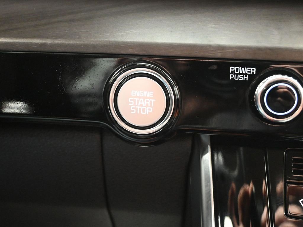 Certified 2022 Kia Carnival SX w/ Paint Protection Package image 25