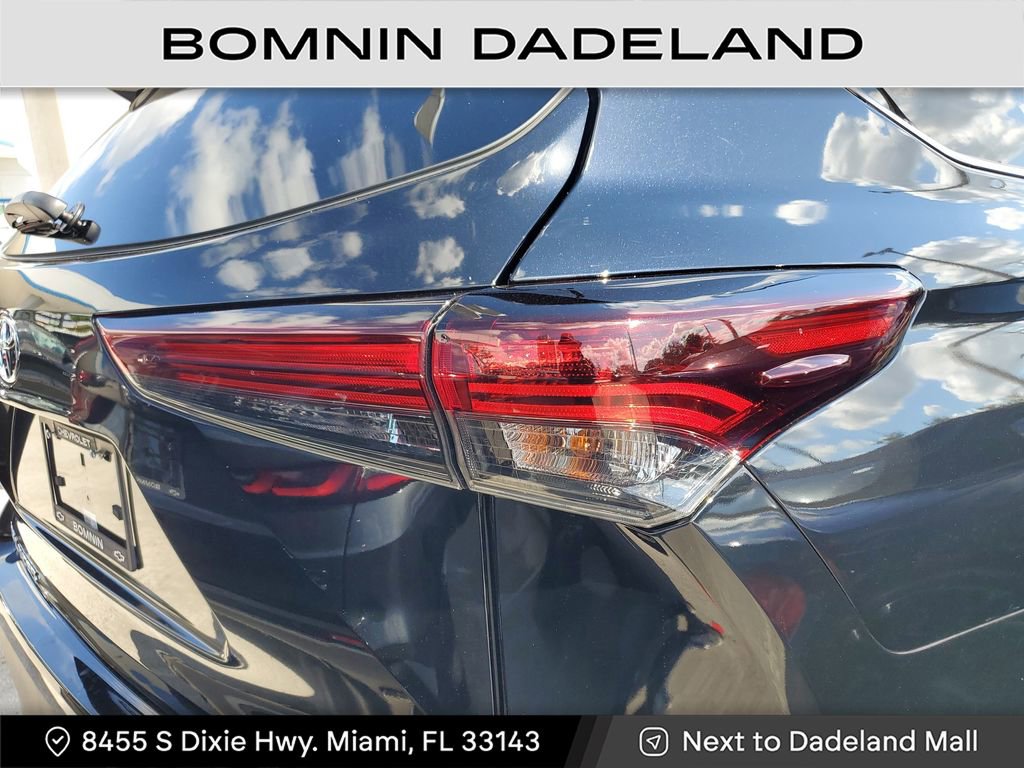 Used 2024 Toyota Highlander LE image 9