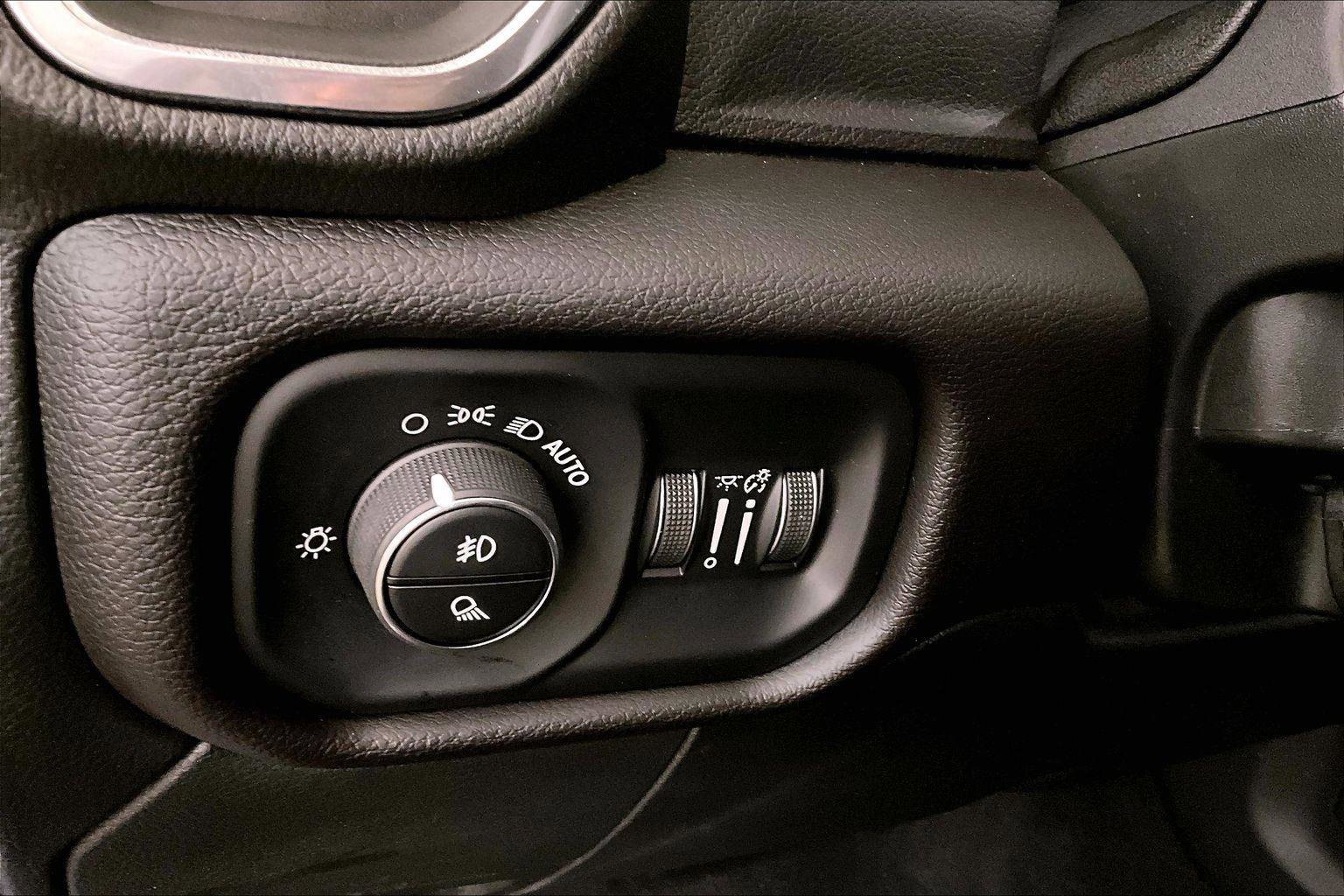 Used 2024 RAM 3500 Laramie image 30