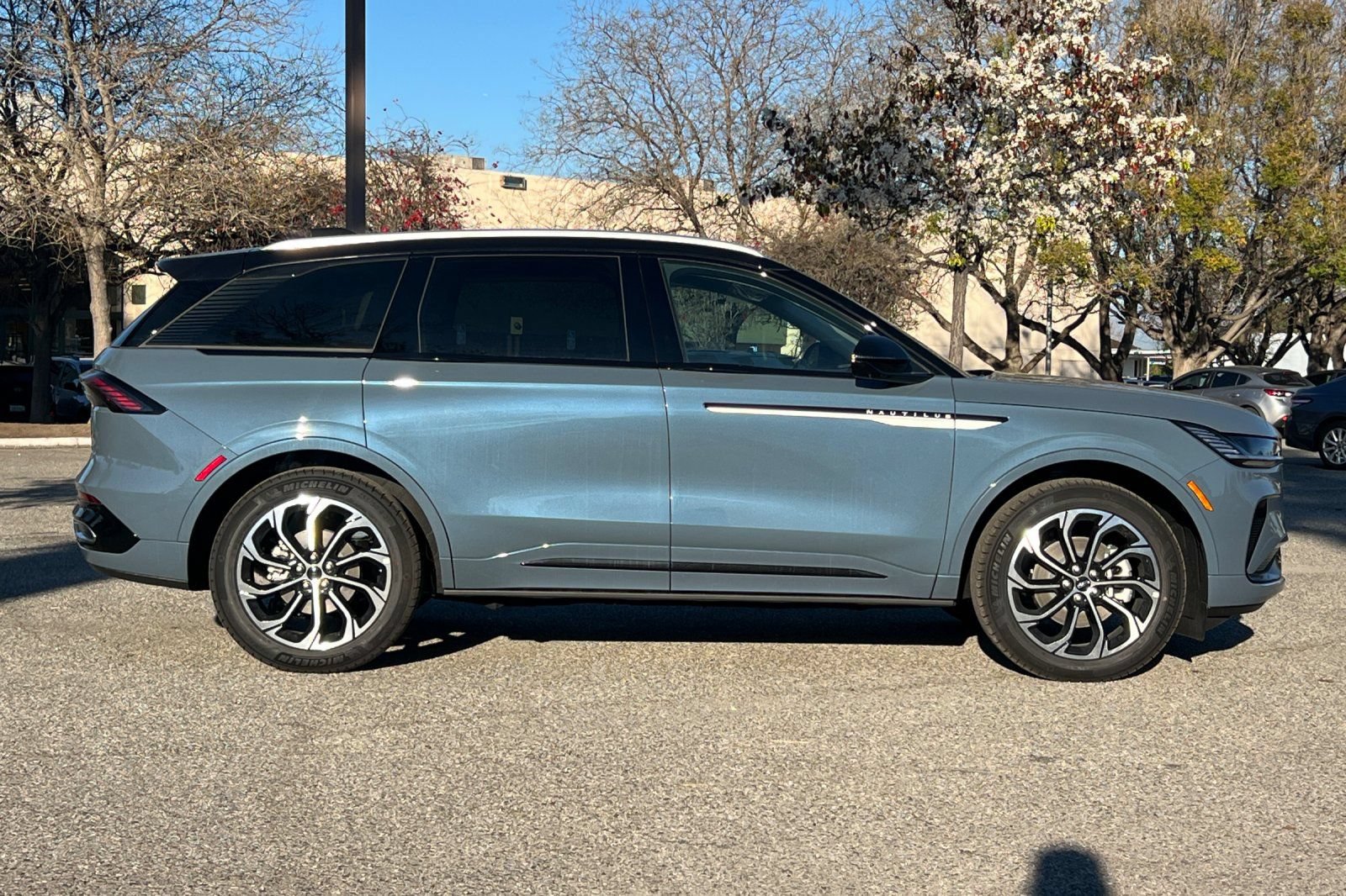 New 2026 Lincoln Nautilus Reserve AWD/4WD image 3
