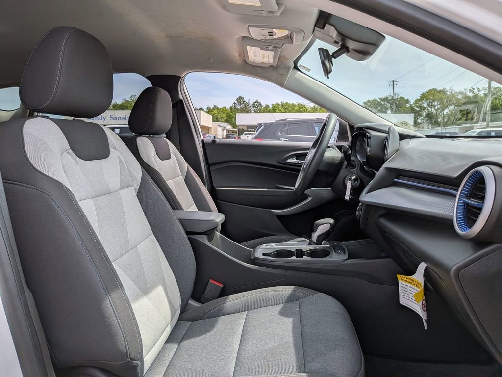 Used 2024 Chevrolet Trax LS FWD image 29