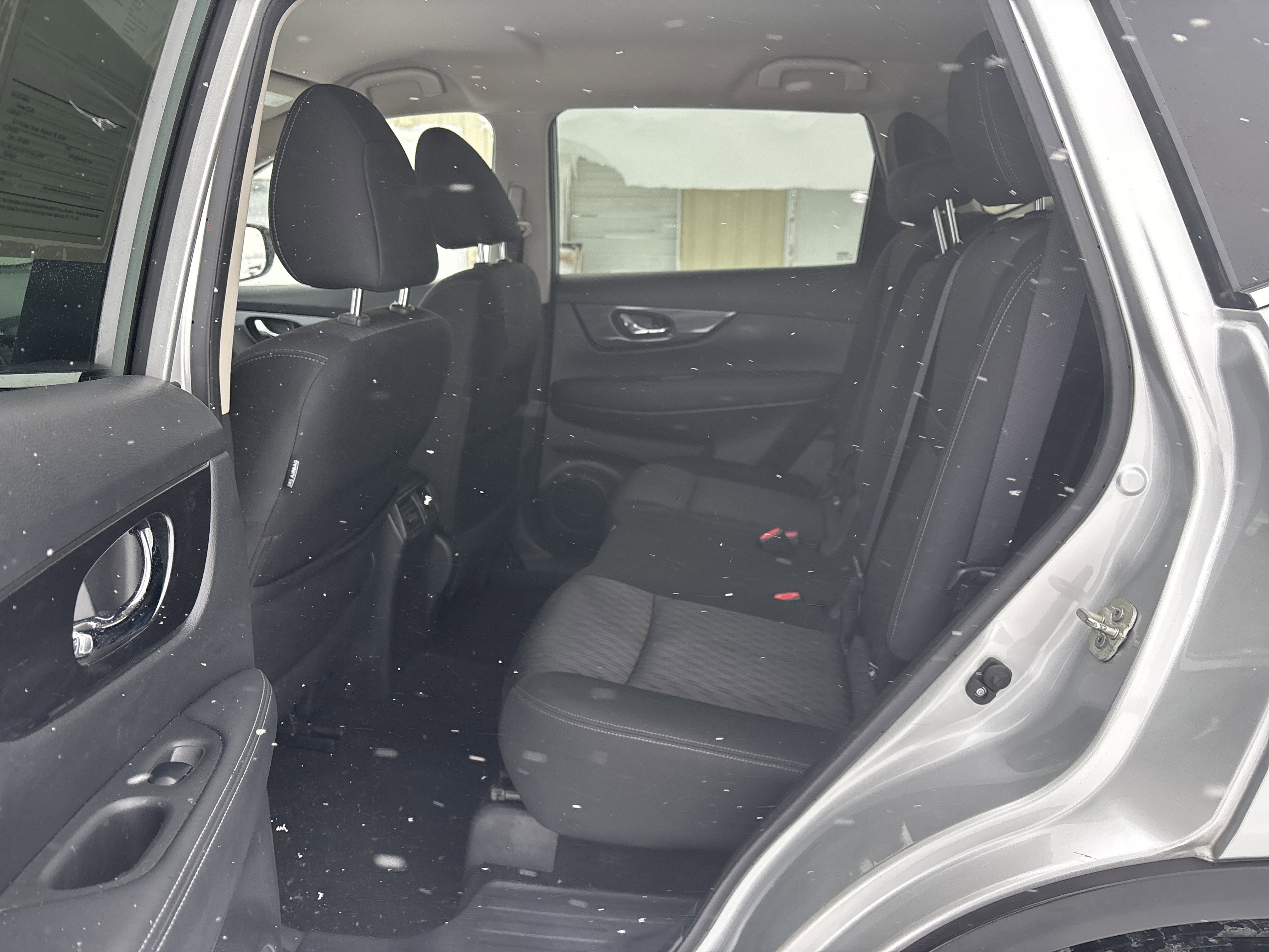 Used 2020 Nissan Rogue SV image 14