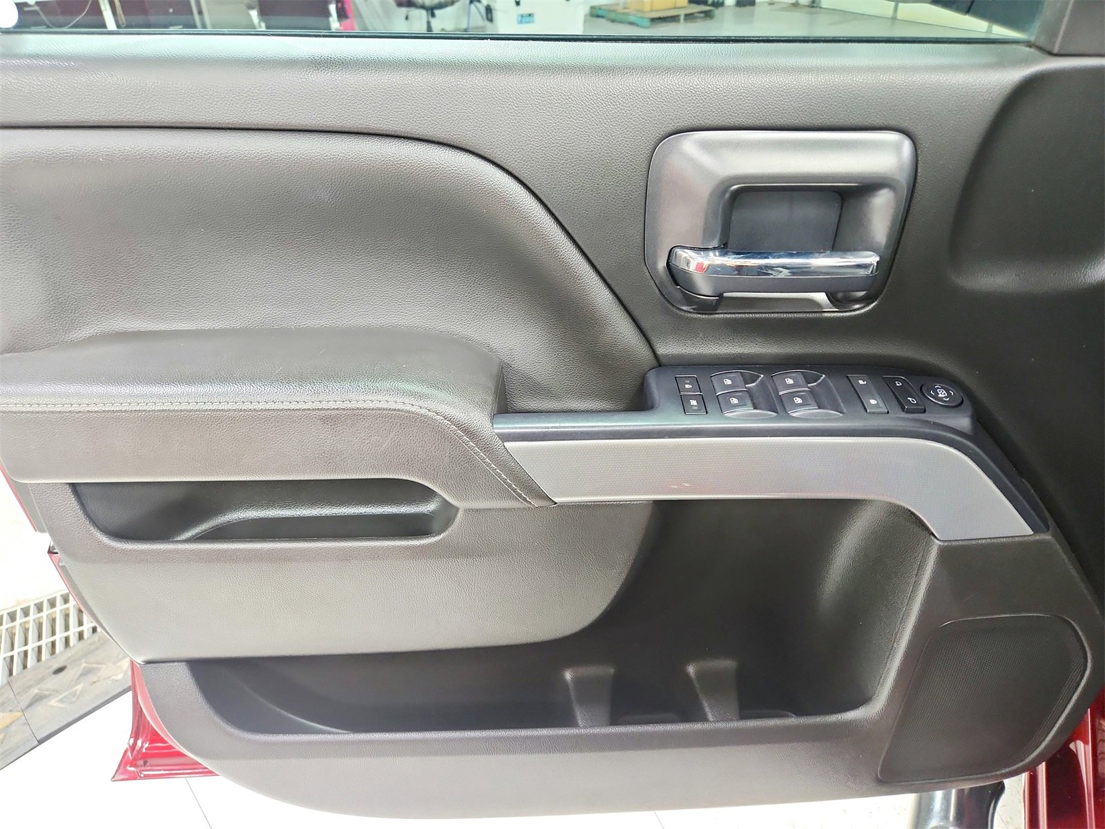 Used 2018 Chevrolet Silverado 1500 LT w/ All Star Edition image 32