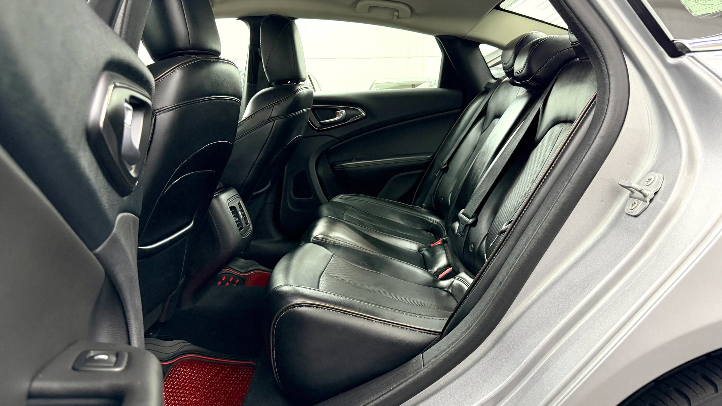 Used 2016 Chrysler 200 C w/ Premium Group image 10