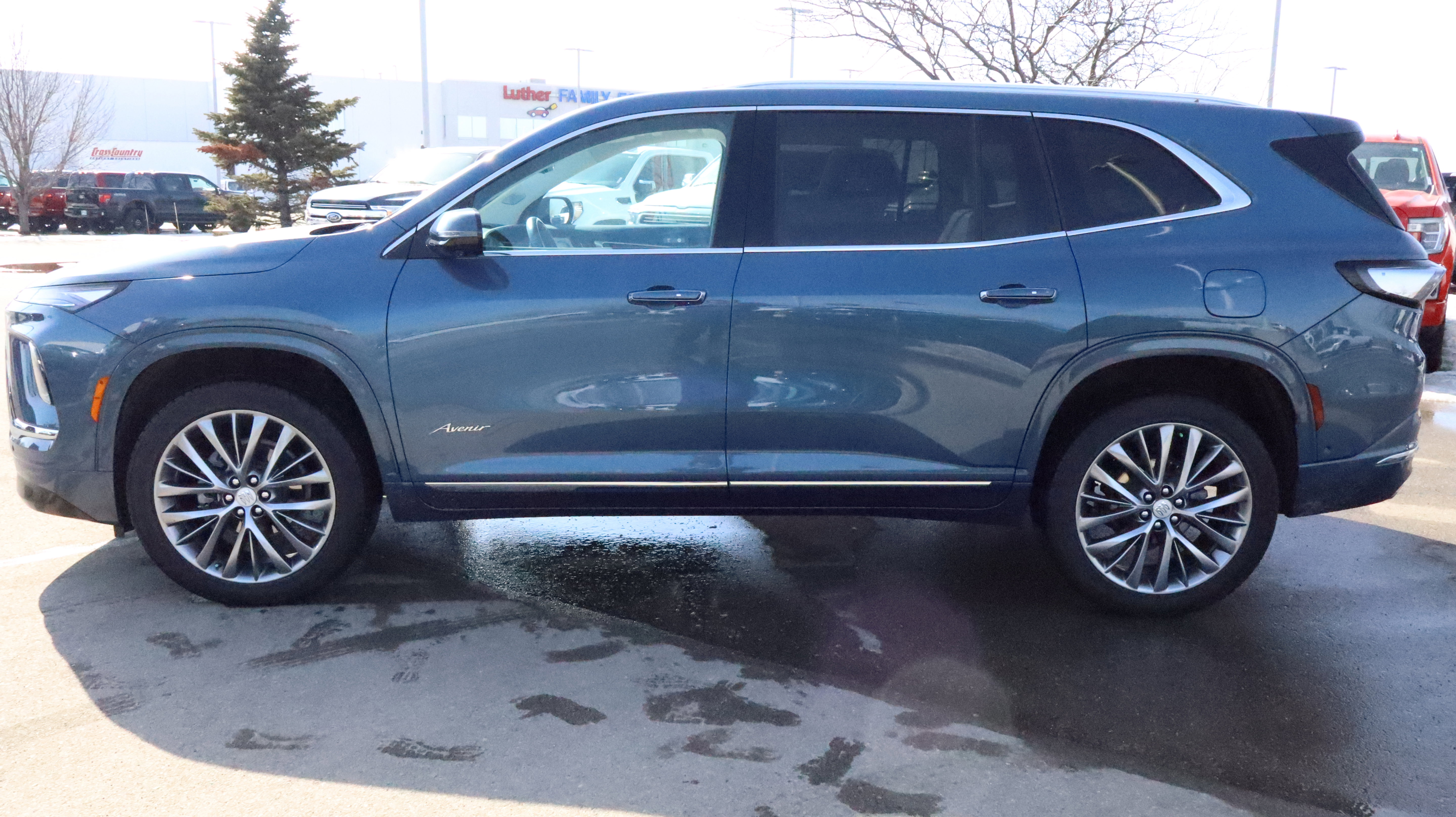 Certified 2025 Buick Enclave Avenir w/ Super Cruise Package image 4