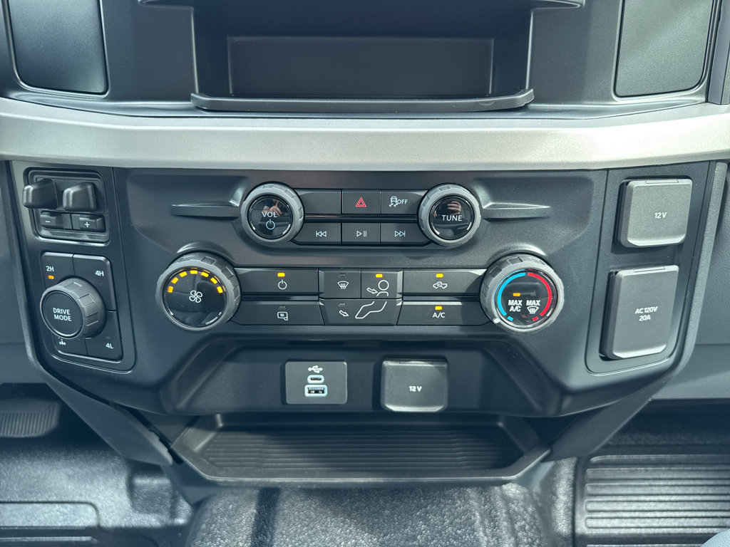 New 2026 Ford F250 XL w/ FX4 Off-Road Package image 15