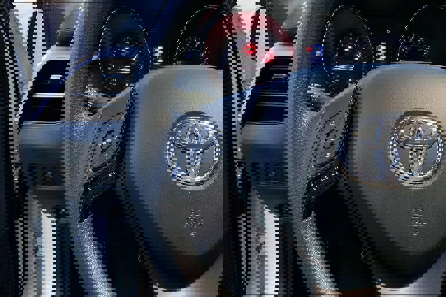 Used 2021 Toyota C-HR LE image 22