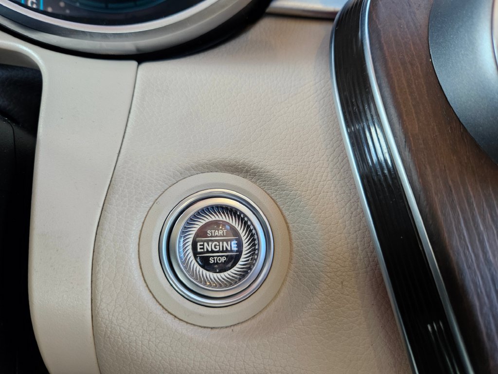 Used 2022 Mercedes-Benz GLC 300 4MATIC image 25