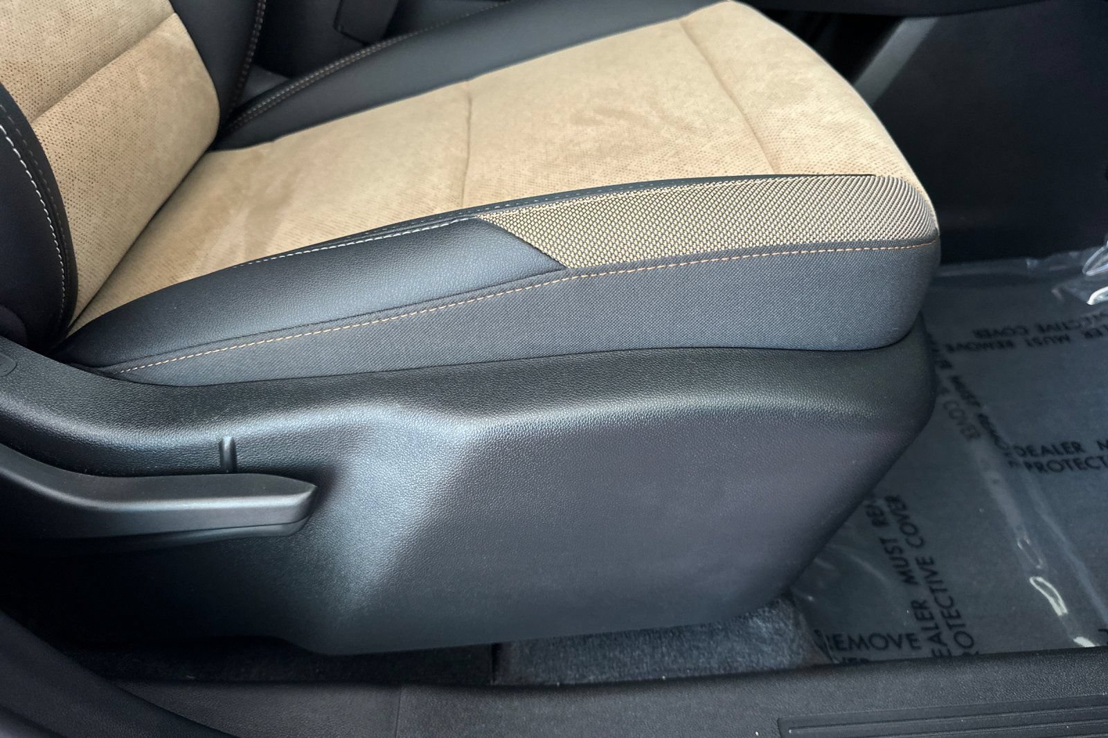Used 2025 Chevrolet Equinox ACTIV FWD image 23