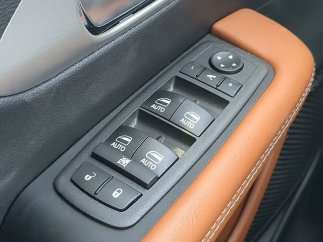 New 2026 Chrysler Pacifica Pinnacle w/ Trailer Tow Group image 32