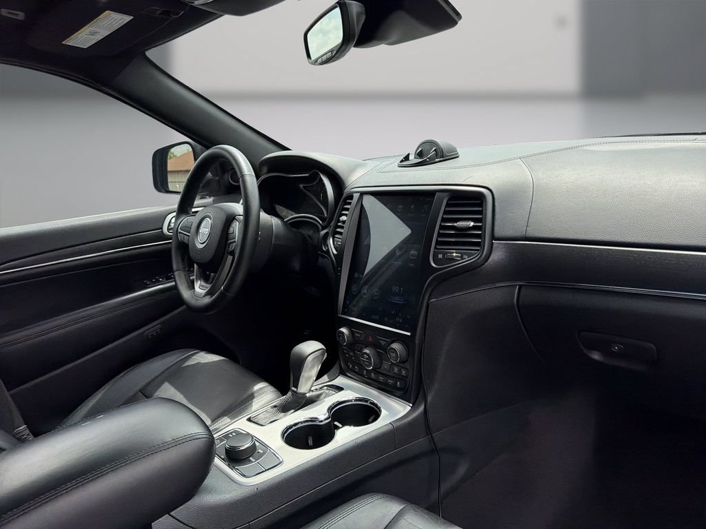 Used 2018 Jeep Grand Cherokee Limited AWD/4WD image 16