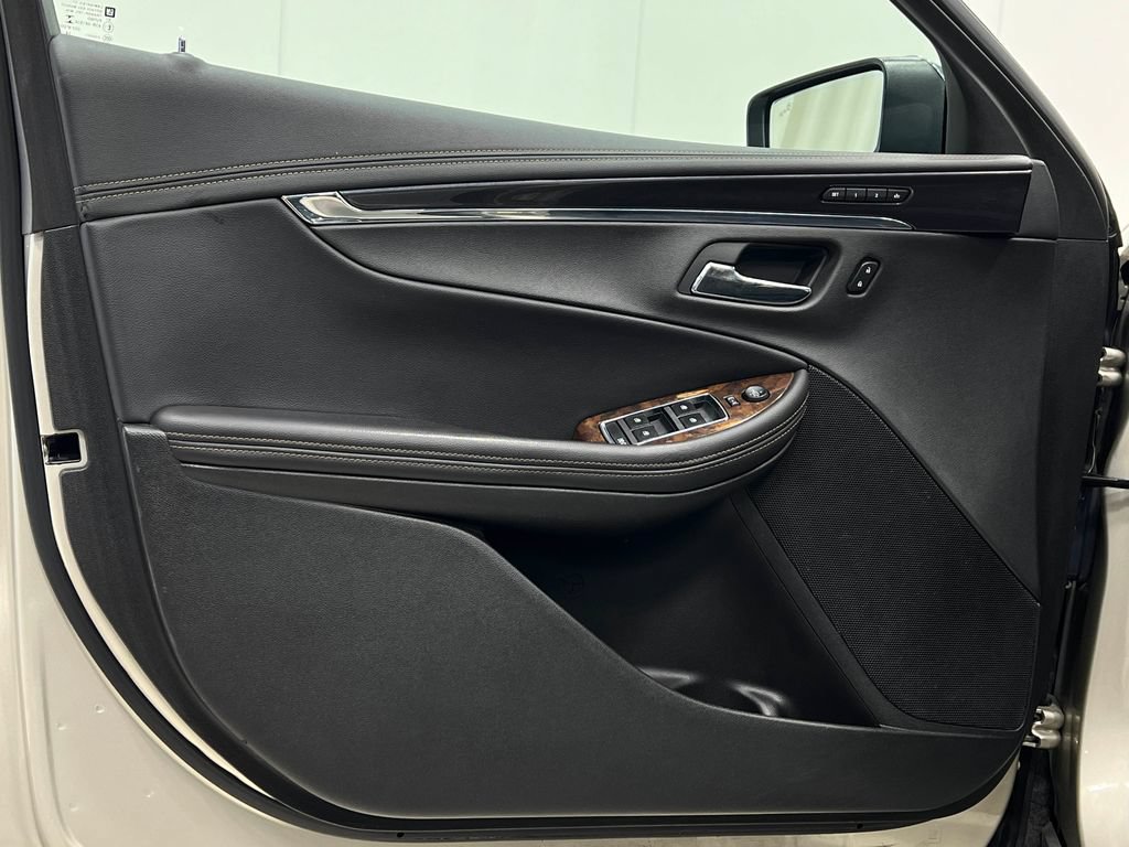 Used 2015 Chevrolet Impala LTZ FWD image 16