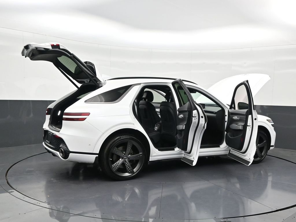 Used 2025 Genesis GV70 2.5T w/ Sport Prestige Package image 36