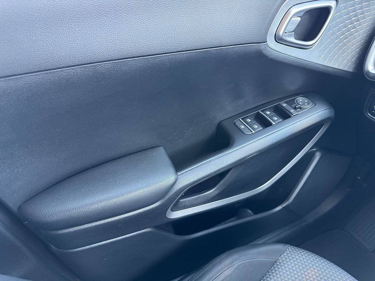 Used 2022 Kia Soul LX FWD image 12